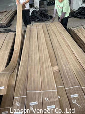 El cuarto de madera de la chapa de la nuez americana de la humedad el 8% cortó densamente 0.42M M