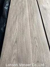 El panel blanqueado chapa americana A de madera de la nuez del color claro