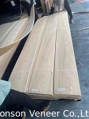 0.4mm Panel Blanco Carpintería de madera de roble grado AAA bueno en stock Corte de corona