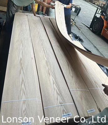 Veneer de madera de roble rojo de 0,45 mm de espesor Panel de corte de corona de grado AAA