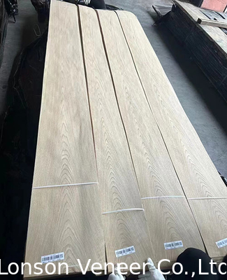 Veneer de roble blanco americano natural de 0,4 mm 10 mm de ancho Aplicación a la madera contrachapada