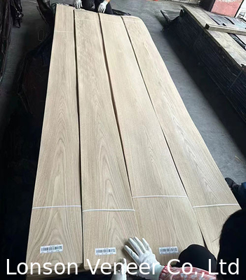 Veneer de roble blanco americano natural de 0,4 mm 10 mm de ancho Aplicación a la madera contrachapada
