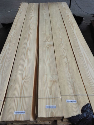 0.6mm Veneer de madera de pino ruso natural, panel de grado A, corte de corona